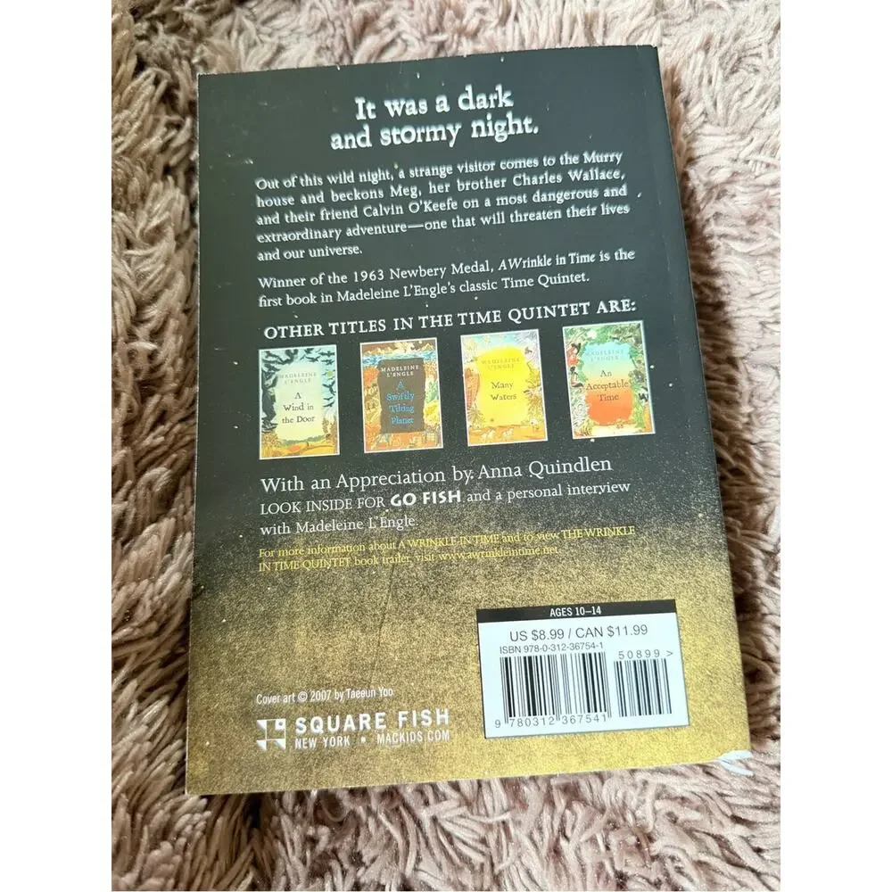 A Wrinkle in Time by Madeleine L'Engle - paperback Young Adults book